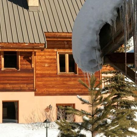Le Leyrier Hameau Des Chazals Nevache Hautes Alpes Екстериор снимка